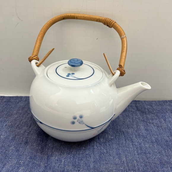 Teapot Set 4 Pieces 1 Kettle 3 Cups White Blue Light Pink Bamboo Wooden Handle - Picture 3 of 15